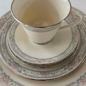 Five piece platinum Lenox, Charleston fine bone china set.